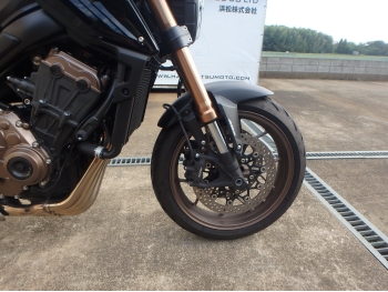     Honda CB650R 2022  19