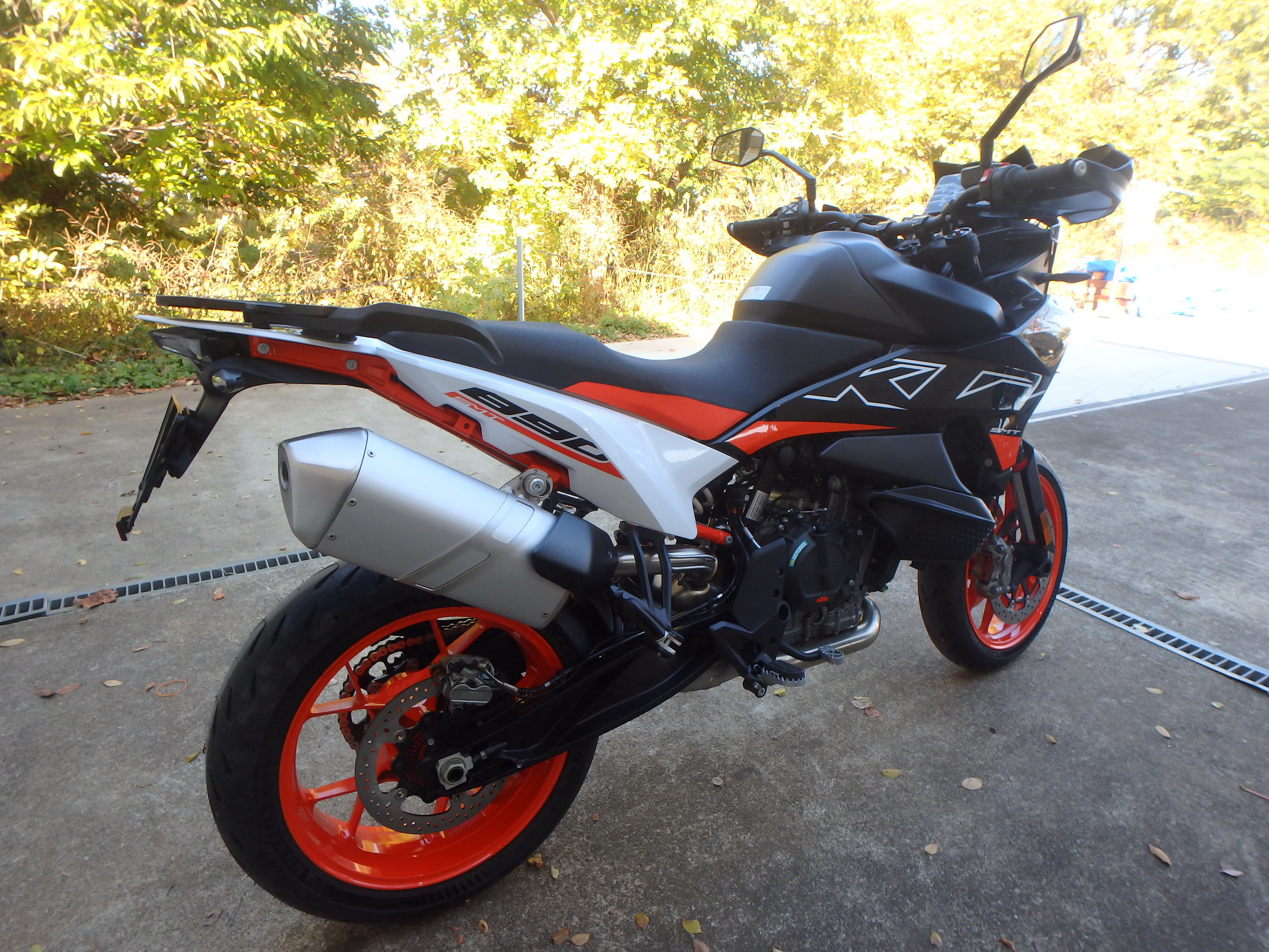 Купить мотоцикл KTM 890 SMT 2024 фото 4