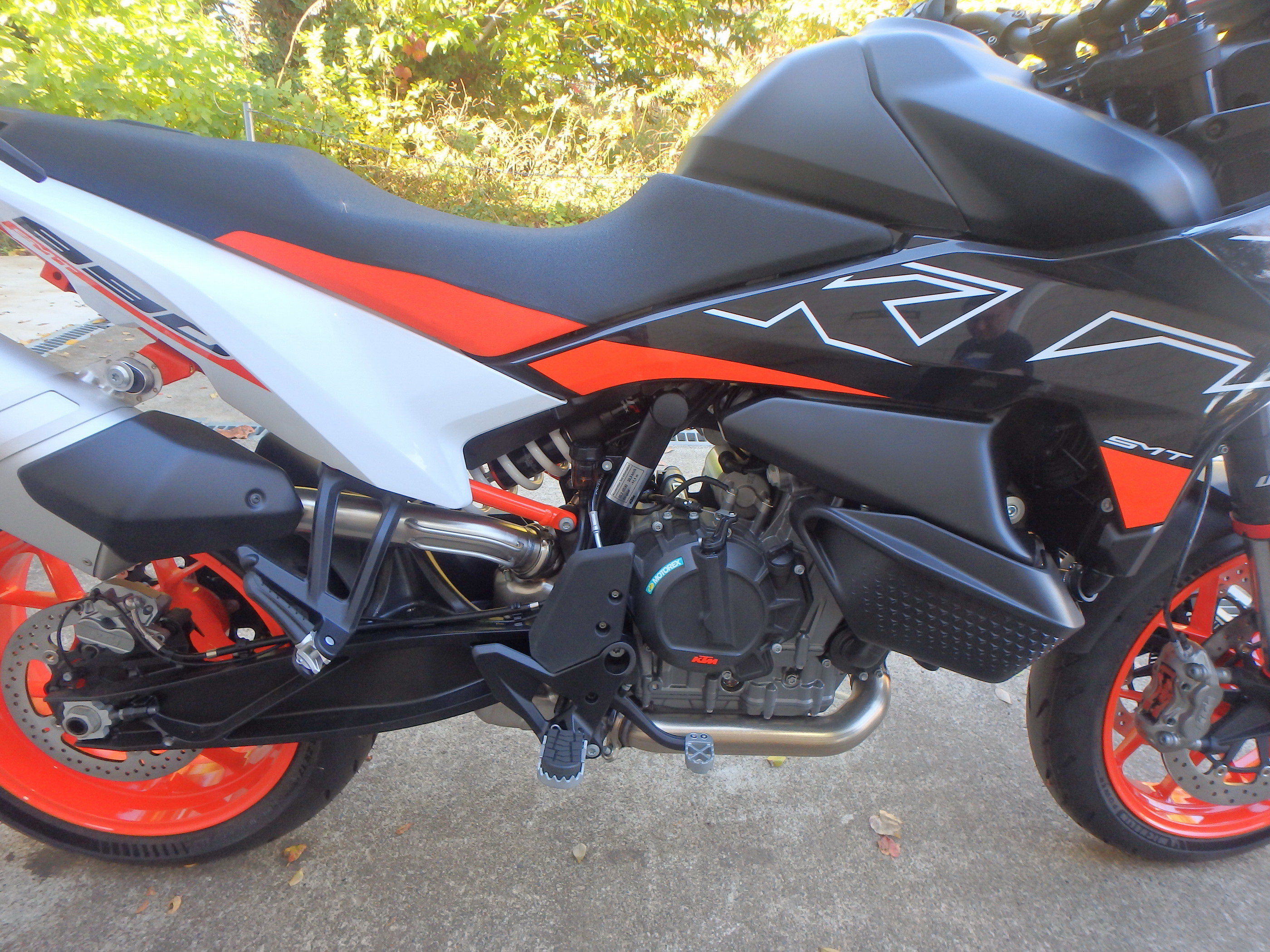 Купить мотоцикл KTM 890 SMT 2024 фото 13