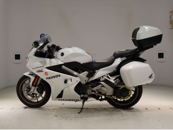 �������� �� ������ �������� Honda VFR800F Interceptor 2015 ���� 1