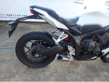 �������� �� ������ �������� Honda CBR650R 2023 ���� 16
