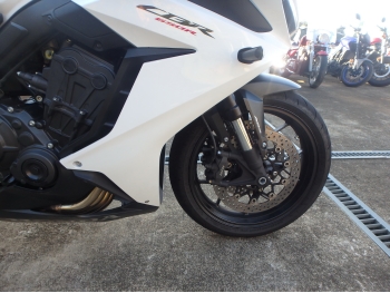 �������� �� ������ �������� Honda CBR650R 2023 ���� 18