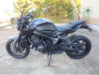 �������� �� ������ �������� Honda CB650R 2023 ���� 10