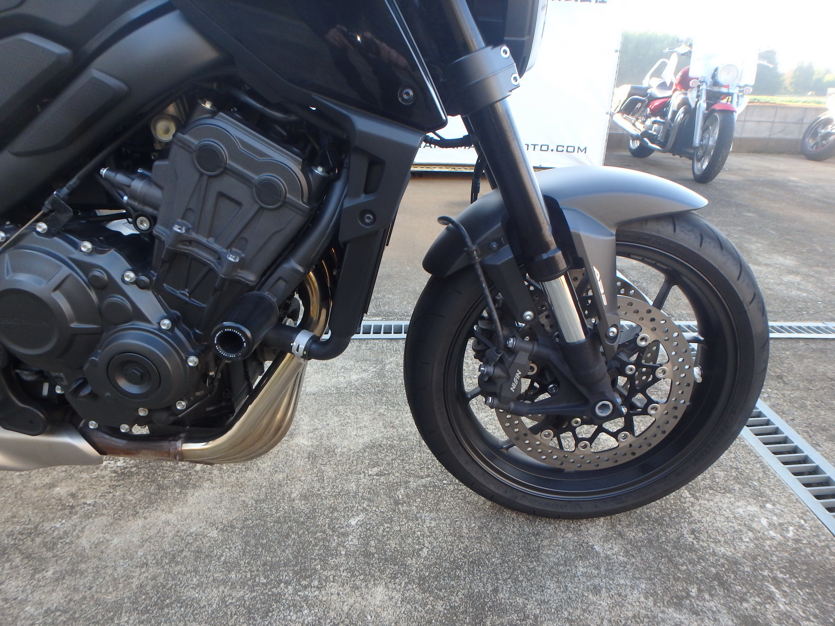 Купить мотоцикл Honda CB650R 2023 фото 17