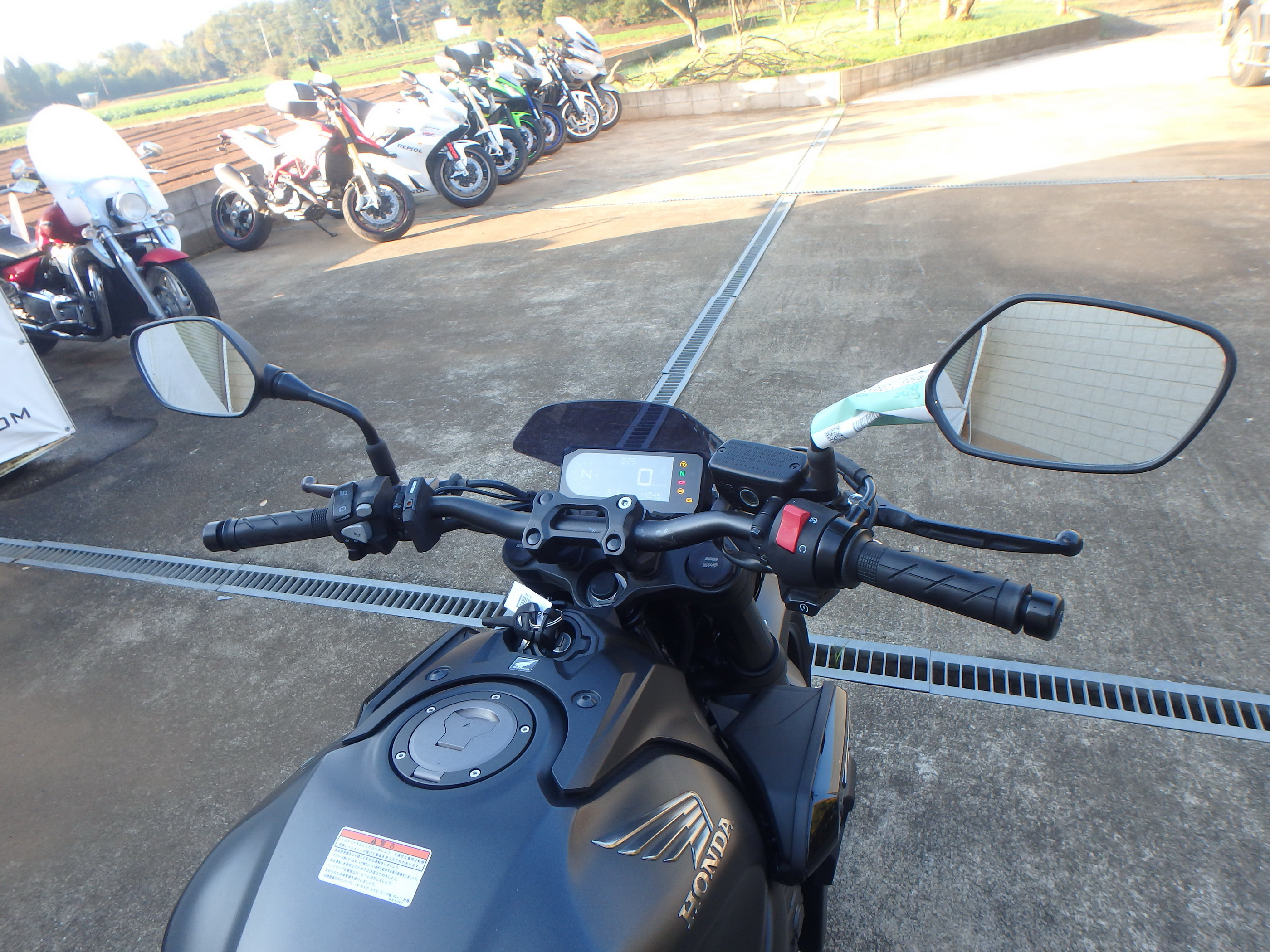 Купить мотоцикл Honda CB650R 2023 фото 19