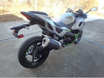 �������� �� ������ �������� Kawasaki Ninja7 Hybrid 2024 ���� 8