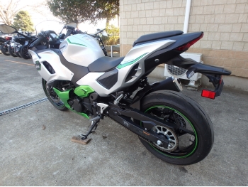 �������� �� ������ �������� Kawasaki Ninja7 Hybrid 2024 ���� 10