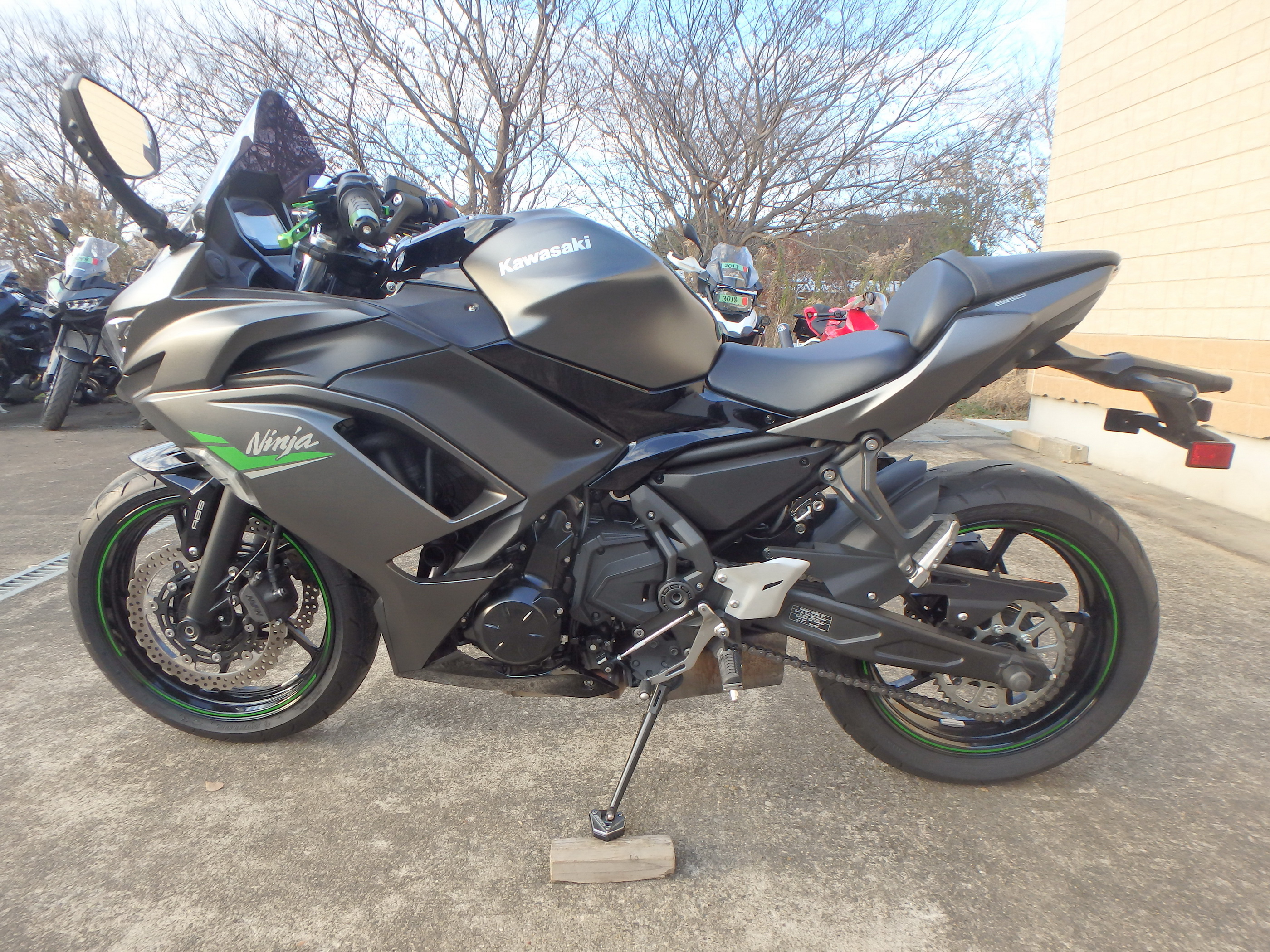 Купить мотоцикл Kawasaki Ninja650A 2024 фото 12