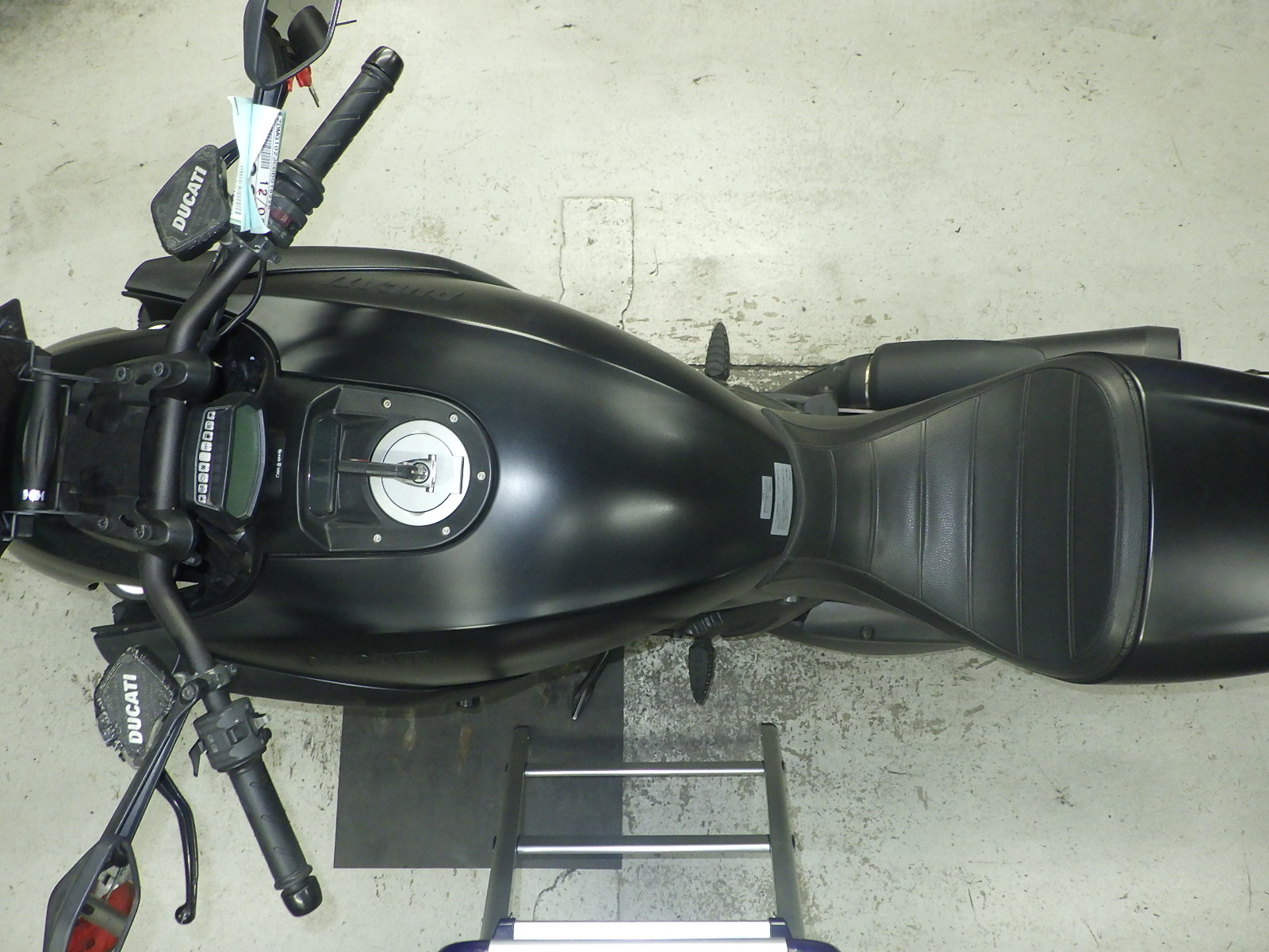 Купить мотоцикл Ducati Diavel Dark 2013 фото 3