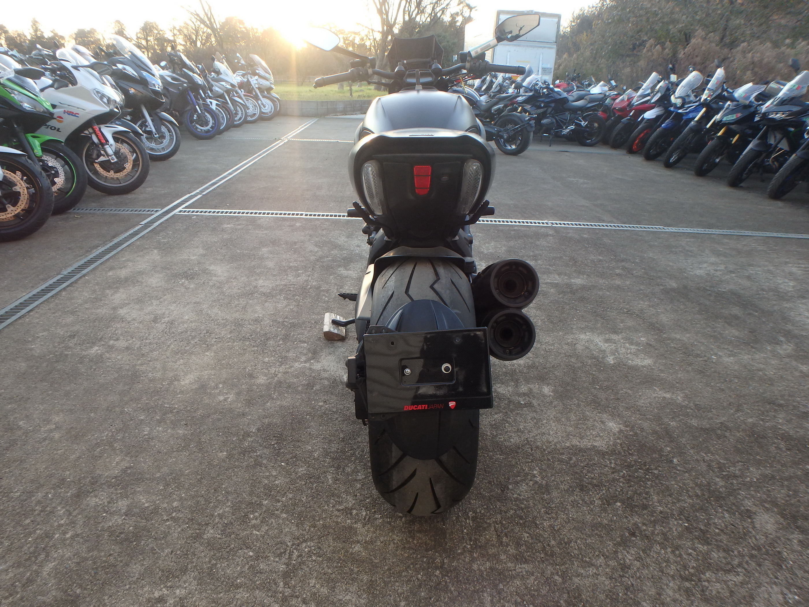 Купить мотоцикл Ducati Diavel Dark 2013 фото 10