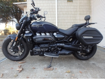 �������� �� ������ �������� Triumph Rocket III GT Storm 2024 ���� 10