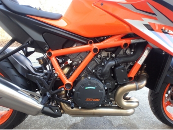 �������� �� ������ �������� KTM 1290 Super Duke R Evo 2023 ���� 17