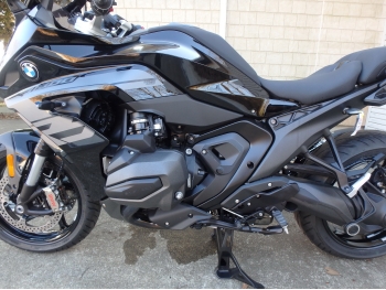 �������� �� ������ �������� BMW R1300RS ASA Triple Black 2025 ���� 14