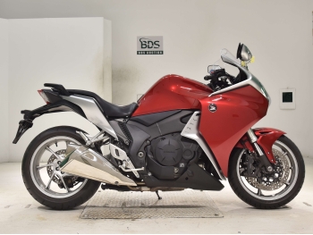 �������� �� ������ �������� Honda VFR1200F 2010 ���� 2
