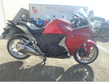 �������� �� ������ �������� Honda VFR1200F 2010 ���� 8