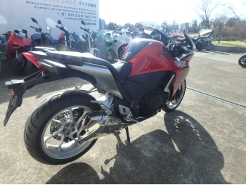 �������� �� ������ �������� Honda VFR1200F 2010 ���� 9