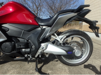 �������� �� ������ �������� Honda VFR1200F 2010 ���� 16