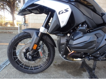 �������� �� ������ �������� BMW R1300GS Triple Black 2024 ���� 13