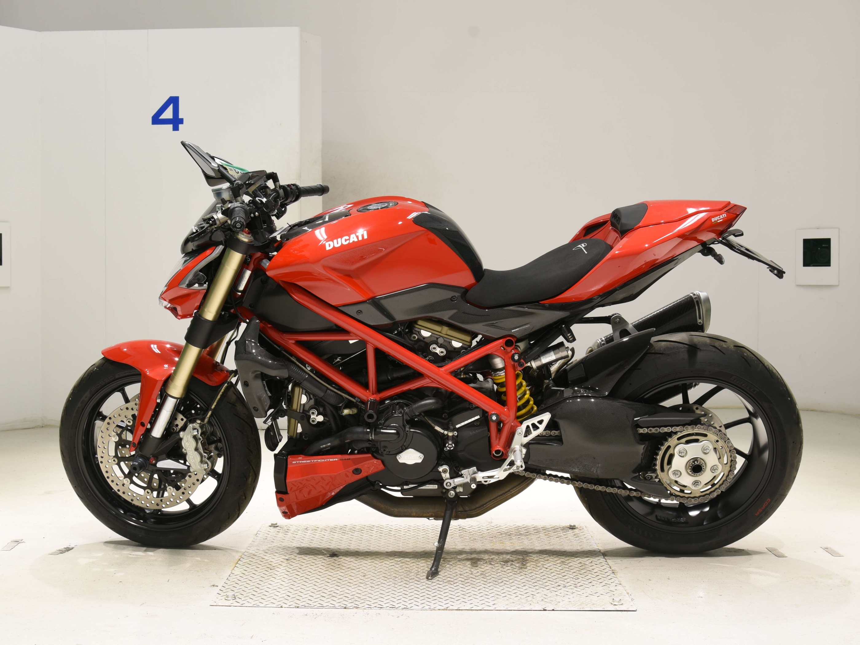 Купить мотоцикл Ducati Streetfighter 848 2011 фото 1