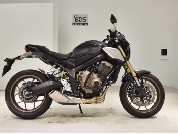 �������� �� ������ �������� Honda CB650R 2022 ���� 2