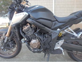 �������� �� ������ �������� Honda CB650R 2022 ���� 13