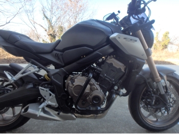 �������� �� ������ �������� Honda CB650R 2022 ���� 16