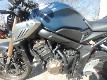 �������� �� ������ �������� Honda CB650R 2023 ���� 15