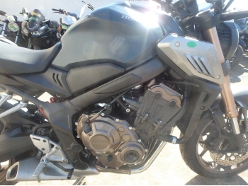 �������� �� ������ �������� Honda CB650R 2023 ���� 18