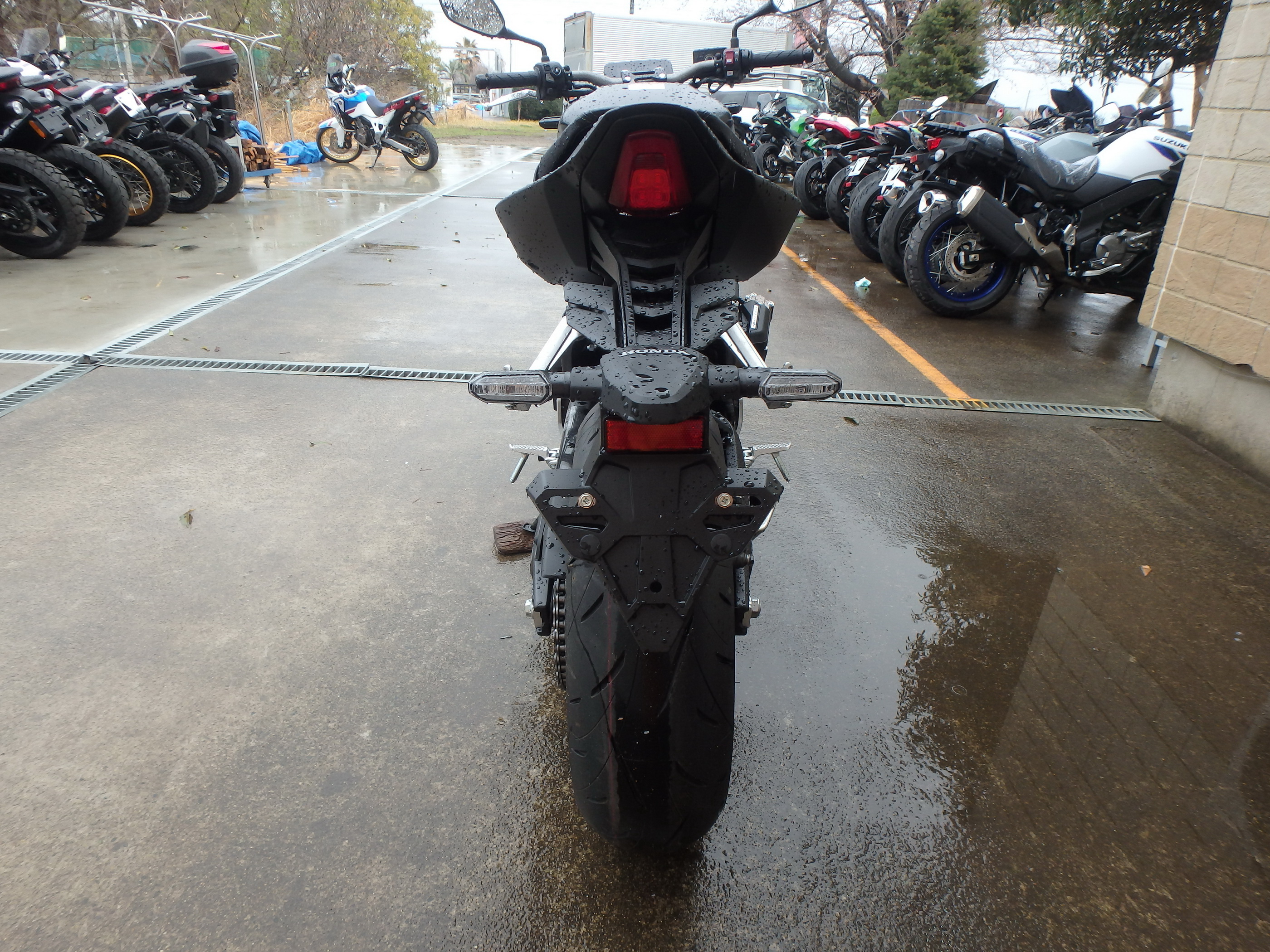 Купить мотоцикл Honda CB650R-2E 2025 фото 5
