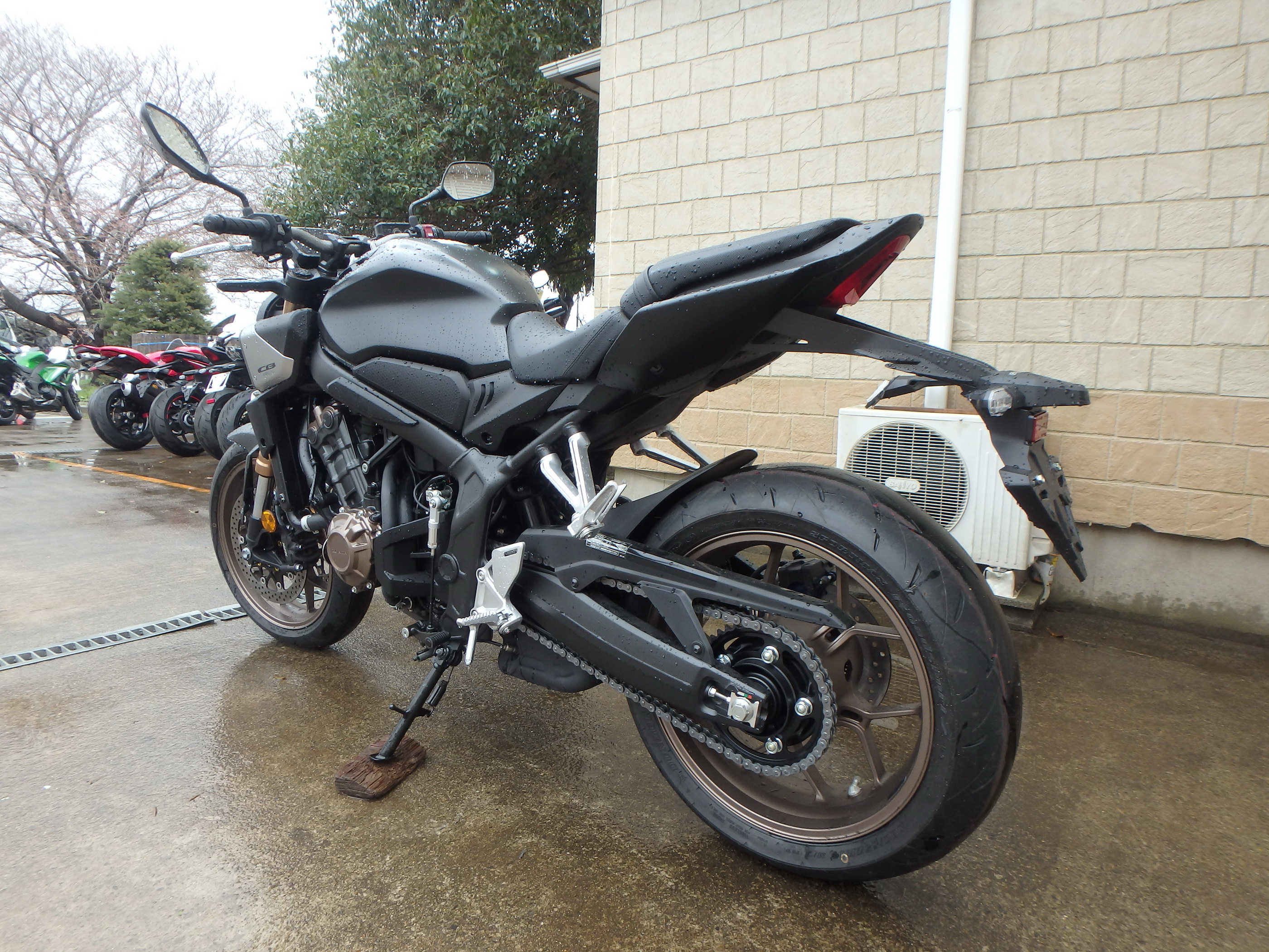 Купить мотоцикл Honda CB650R-2E 2025 фото 6