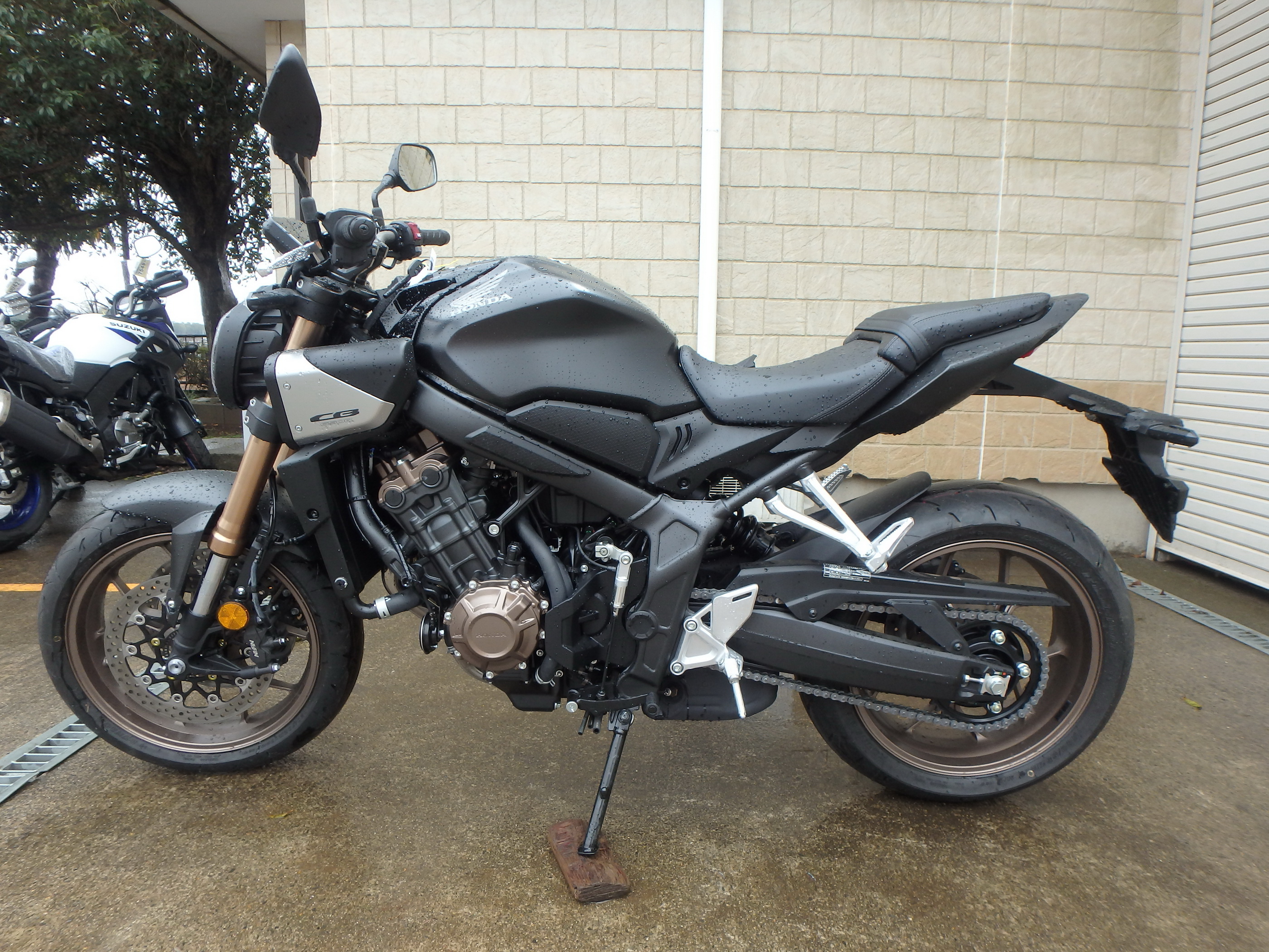 Купить мотоцикл Honda CB650R-2E 2025 фото 7