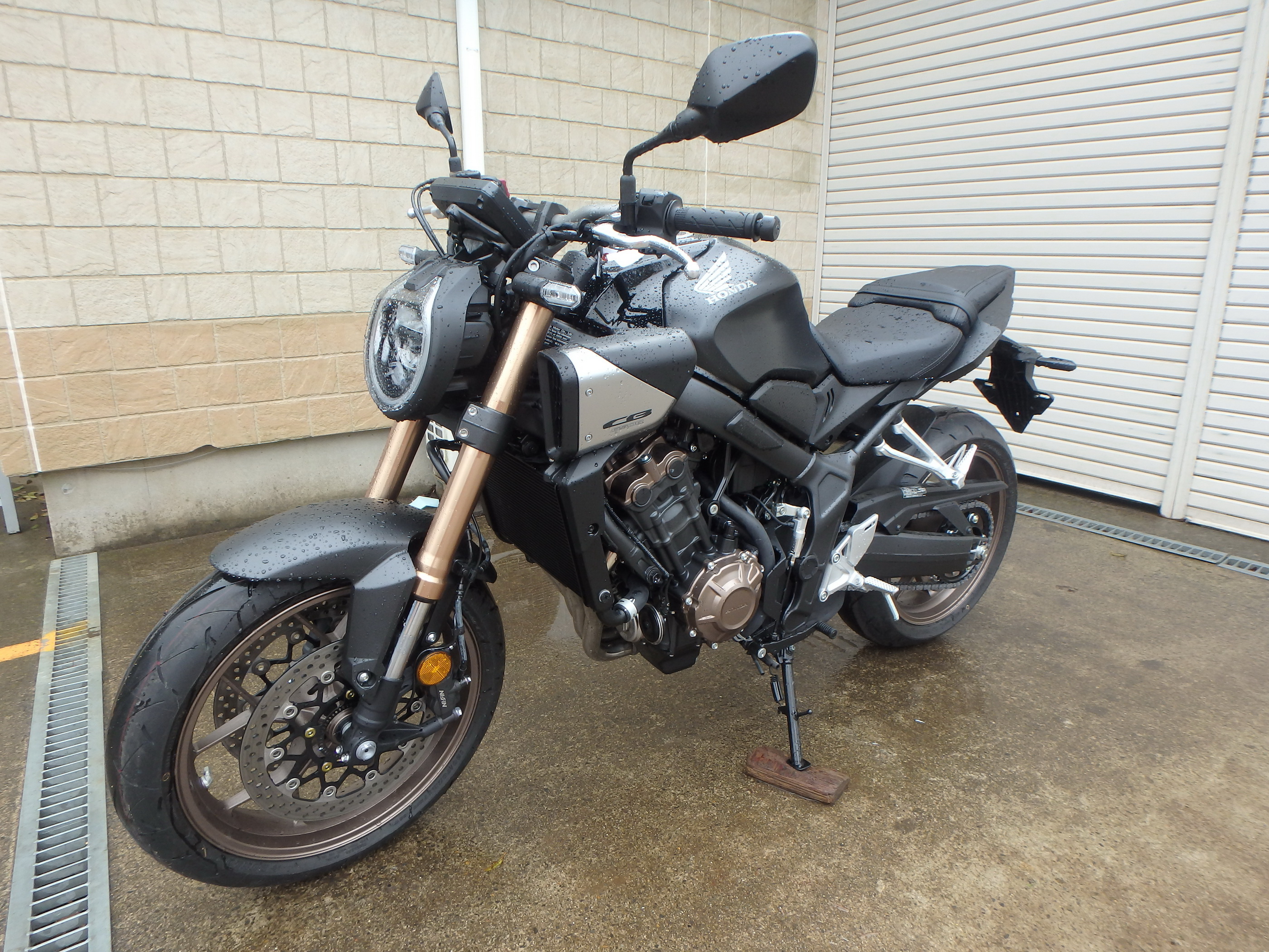 Купить мотоцикл Honda CB650R-2E 2025 фото 8