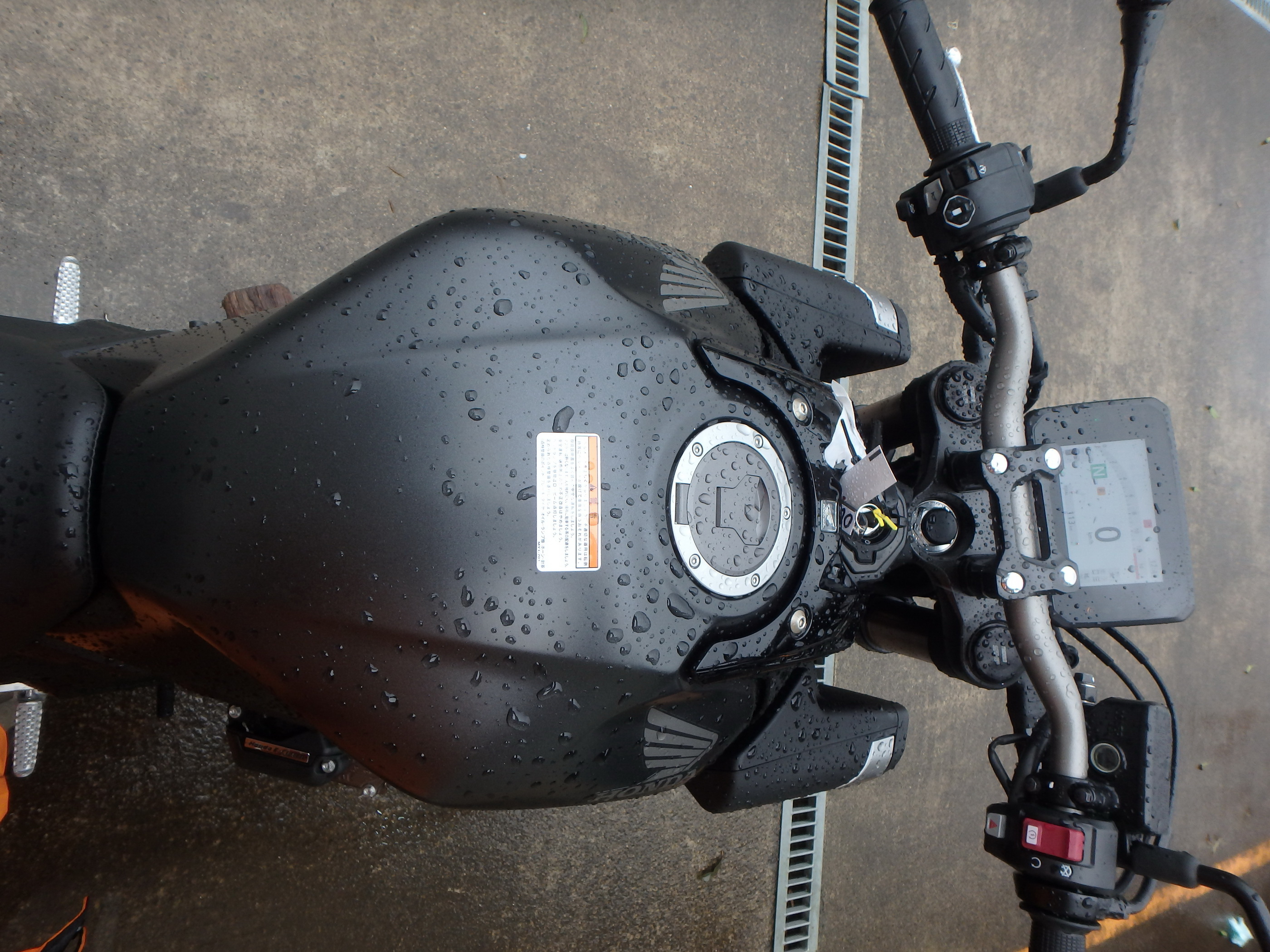 Купить мотоцикл Honda CB650R-2E 2025 фото 17