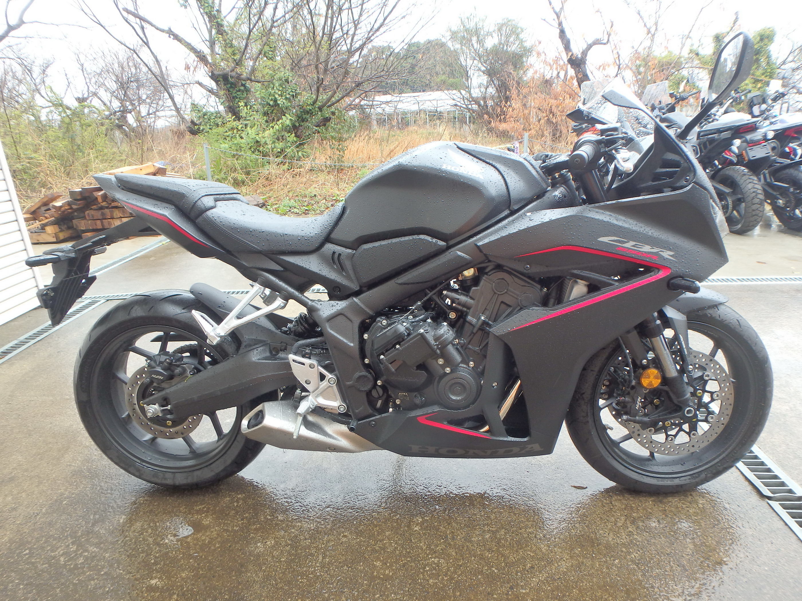 Купить мотоцикл Honda CBR650R E-Clutch 2025 фото 3