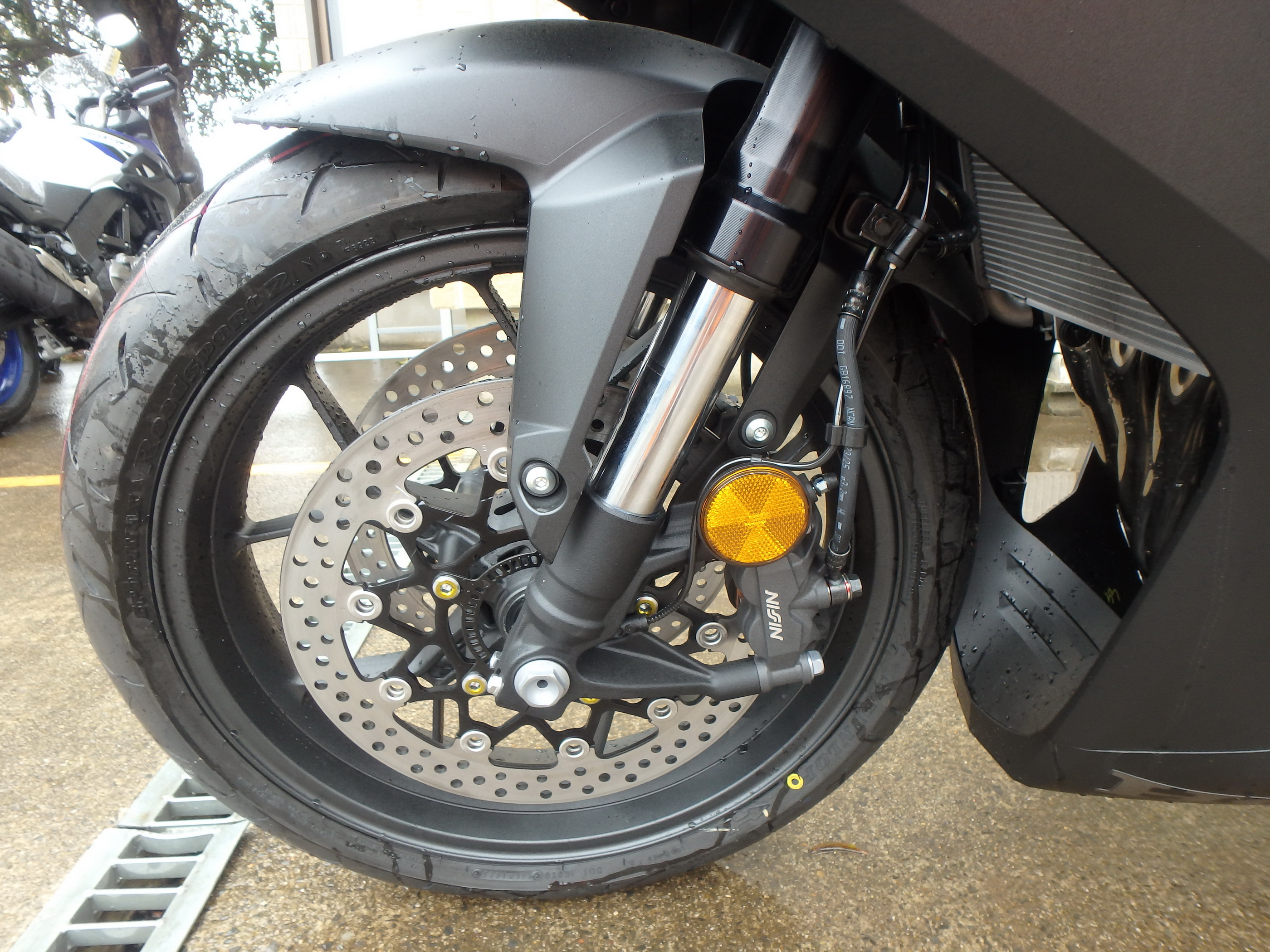 Купить мотоцикл Honda CBR650R E-Clutch 2025 фото 9