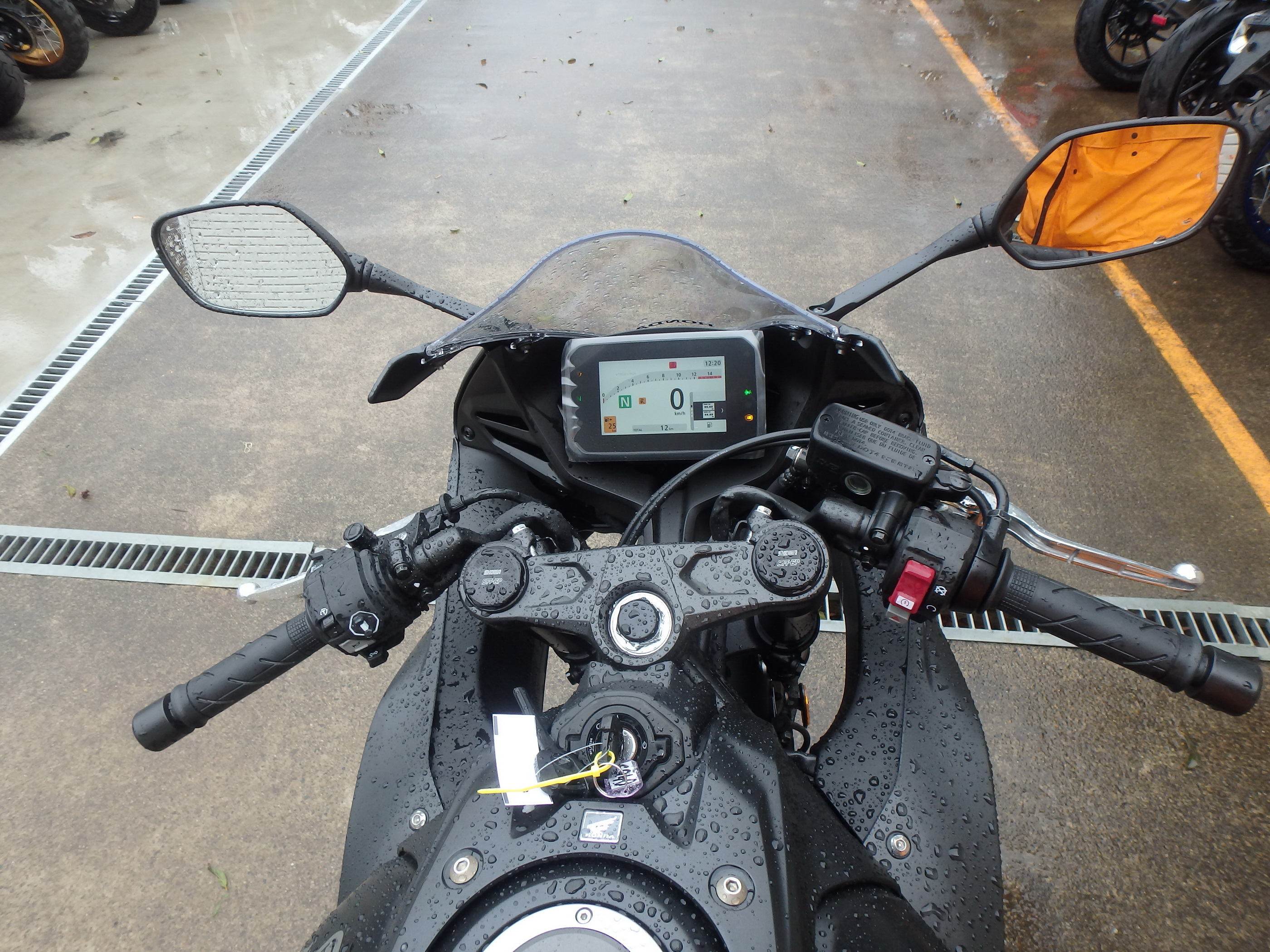 Купить мотоцикл Honda CBR650R E-Clutch 2025 фото 16