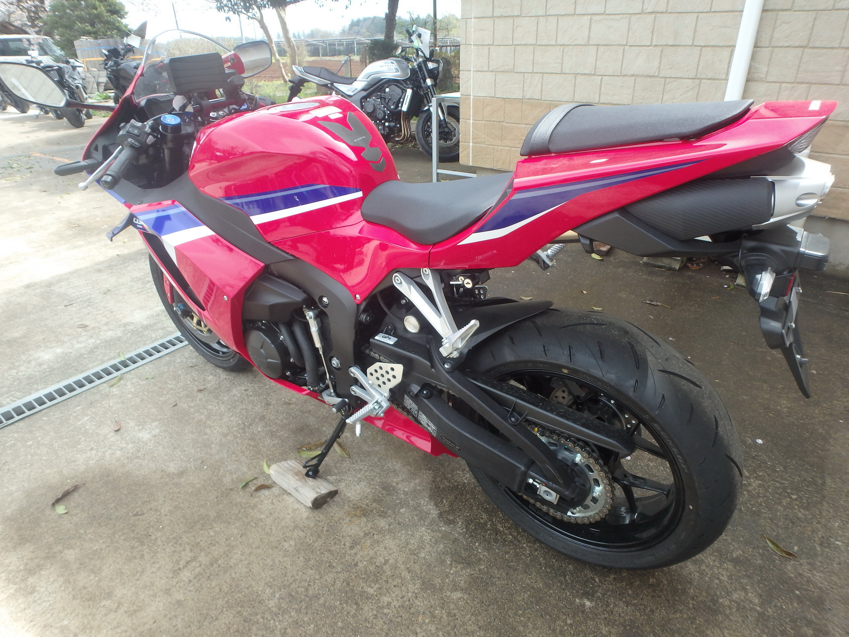 Купить мотоцикл Honda CBR600RR-4 2024 фото 6