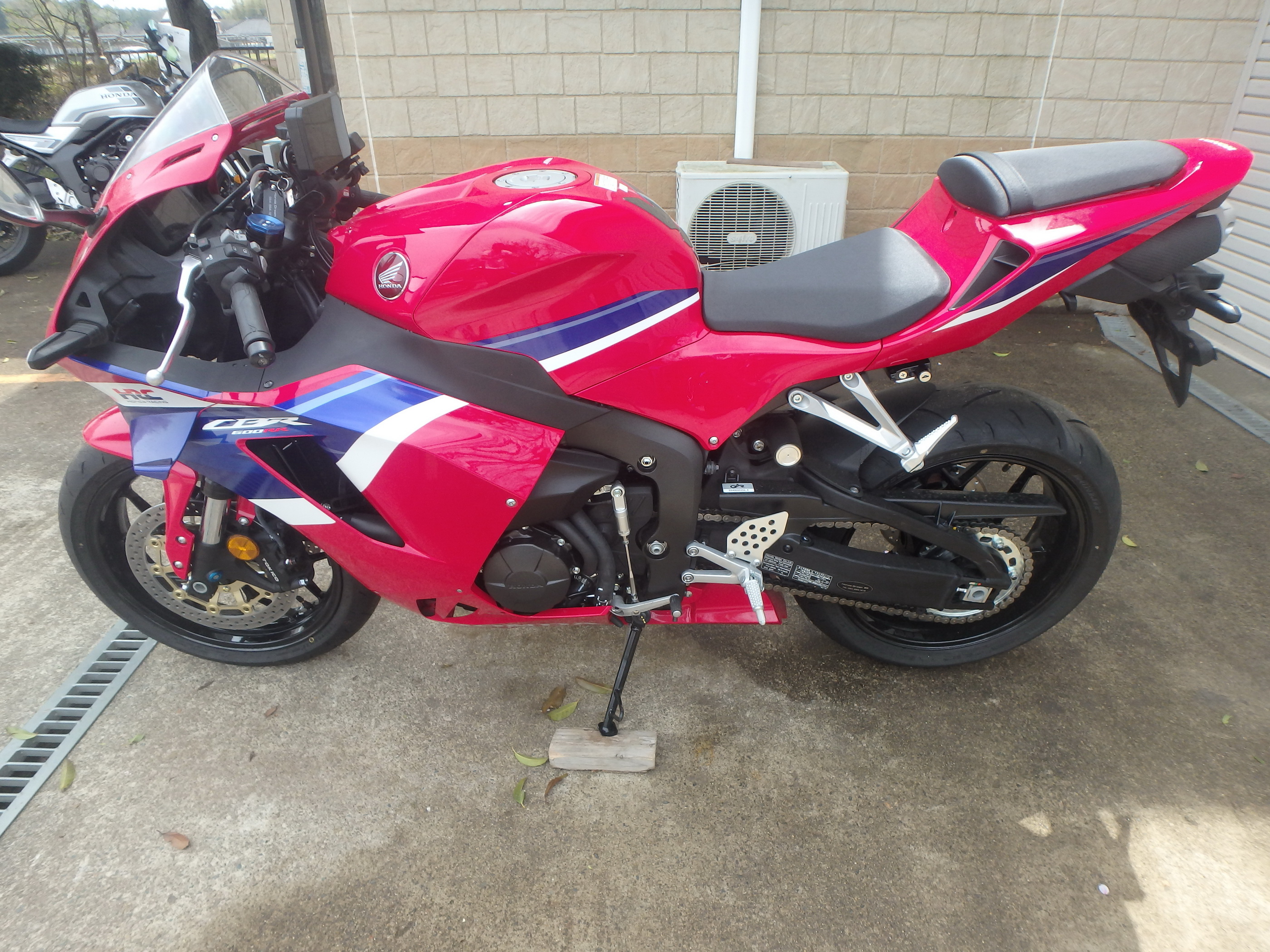 Купить мотоцикл Honda CBR600RR-4 2024 фото 7