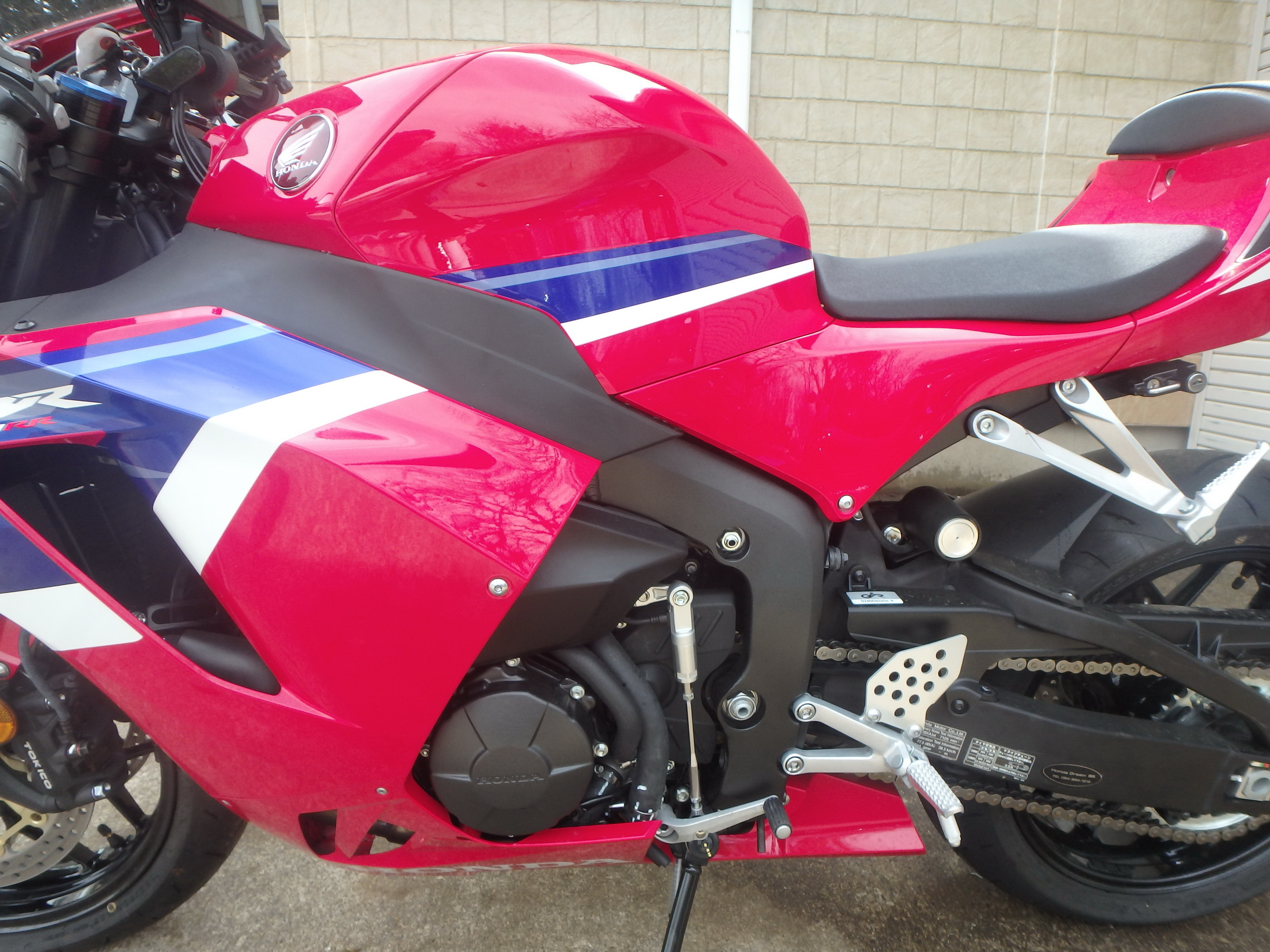 Купить мотоцикл Honda CBR600RR-4 2024 фото 10