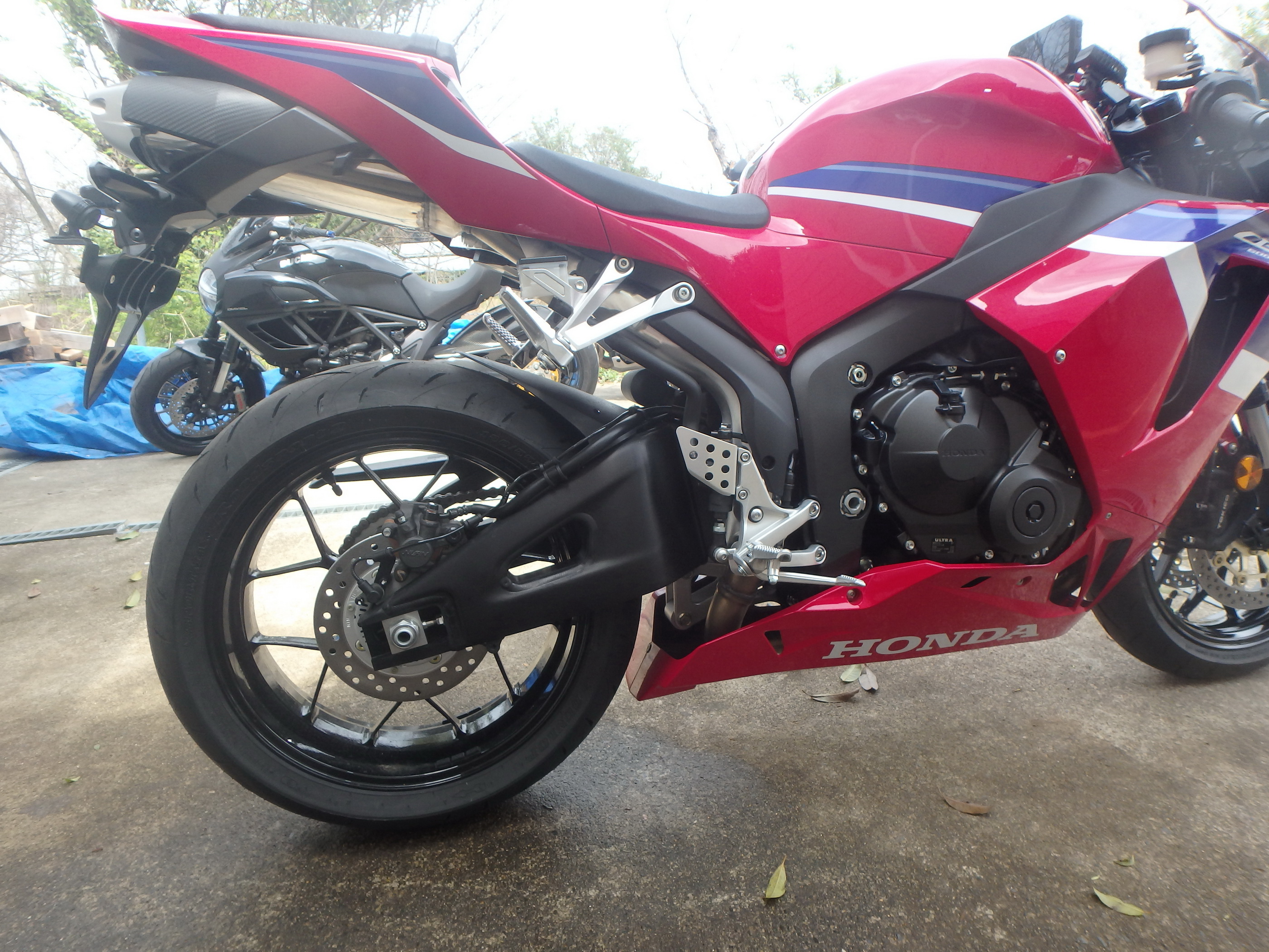 Купить мотоцикл Honda CBR600RR-4 2024 фото 12