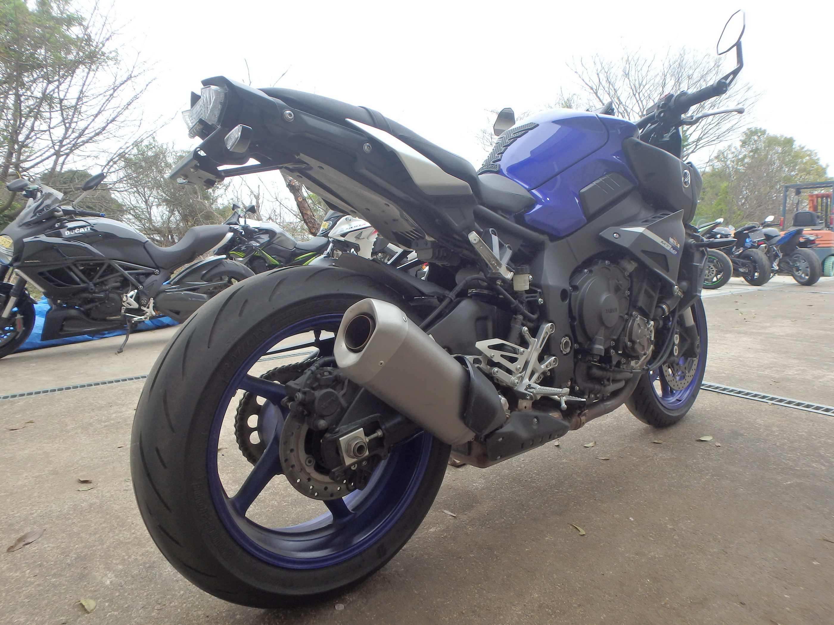Купить мотоцикл Yamaha MT-10 / FZ-10 2017 фото 4