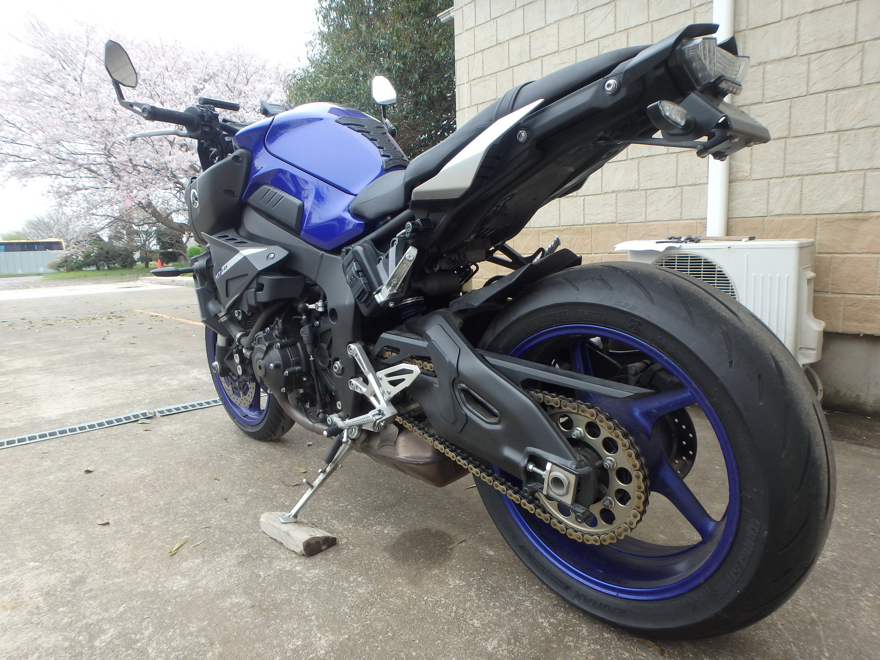 Купить мотоцикл Yamaha MT-10 / FZ-10 2017 фото 6