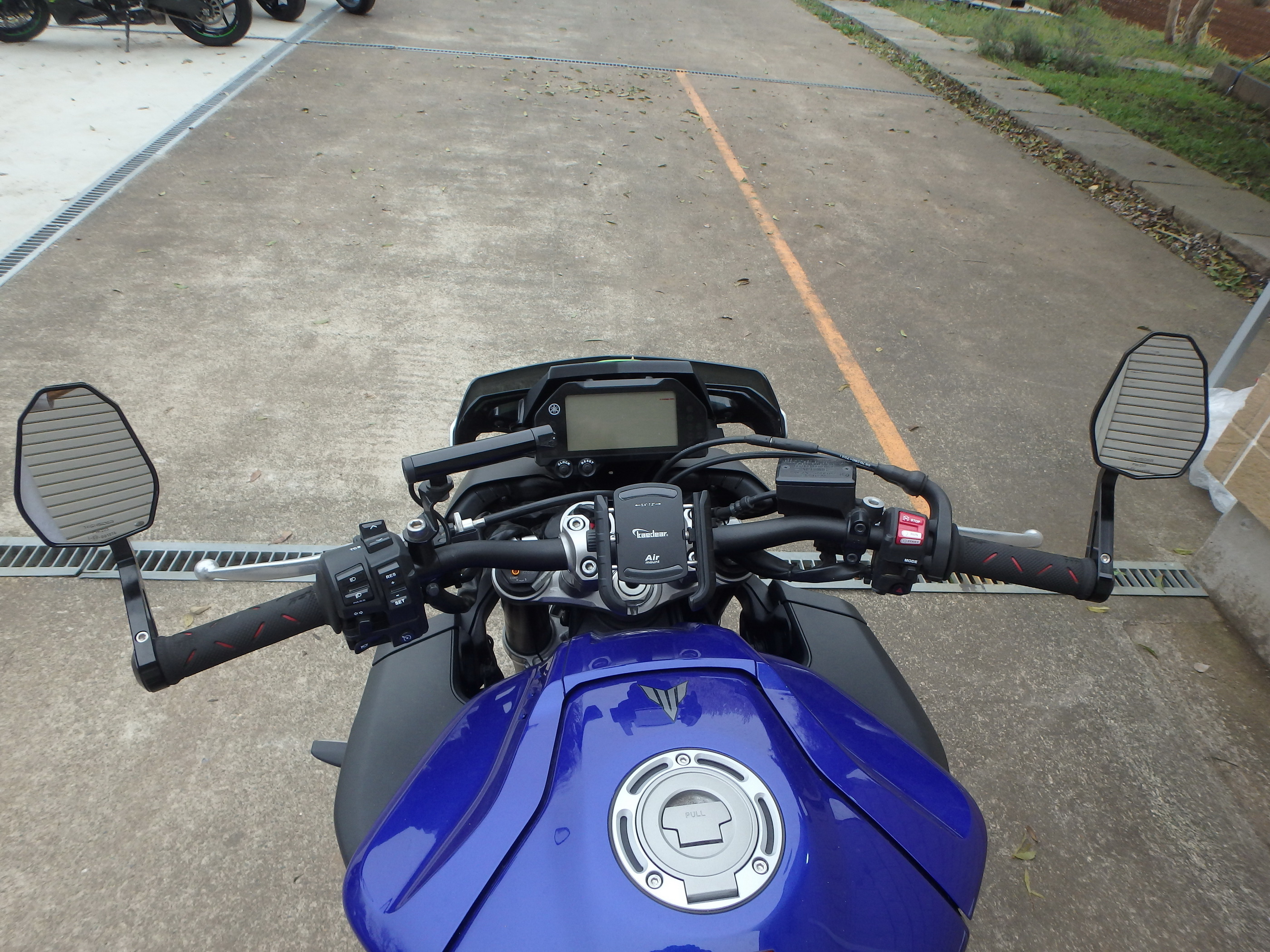 Купить мотоцикл Yamaha MT-10 / FZ-10 2017 фото 16