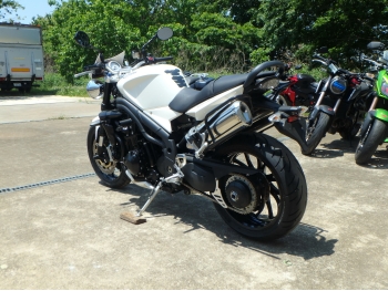 �������� �� ������ �������� Triumph SpeedTriple 1050 2009 ���� 11