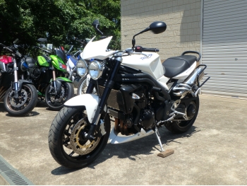 �������� �� ������ �������� Triumph SpeedTriple 1050 2009 ���� 13