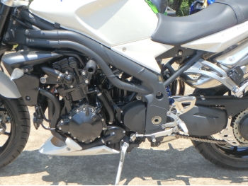 �������� �� ������ �������� Triumph SpeedTriple 1050 2009 ���� 15