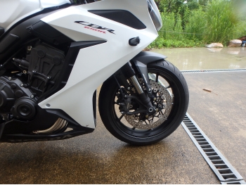 �������� �� ������ �������� Honda CBR650R 2023 ���� 14
