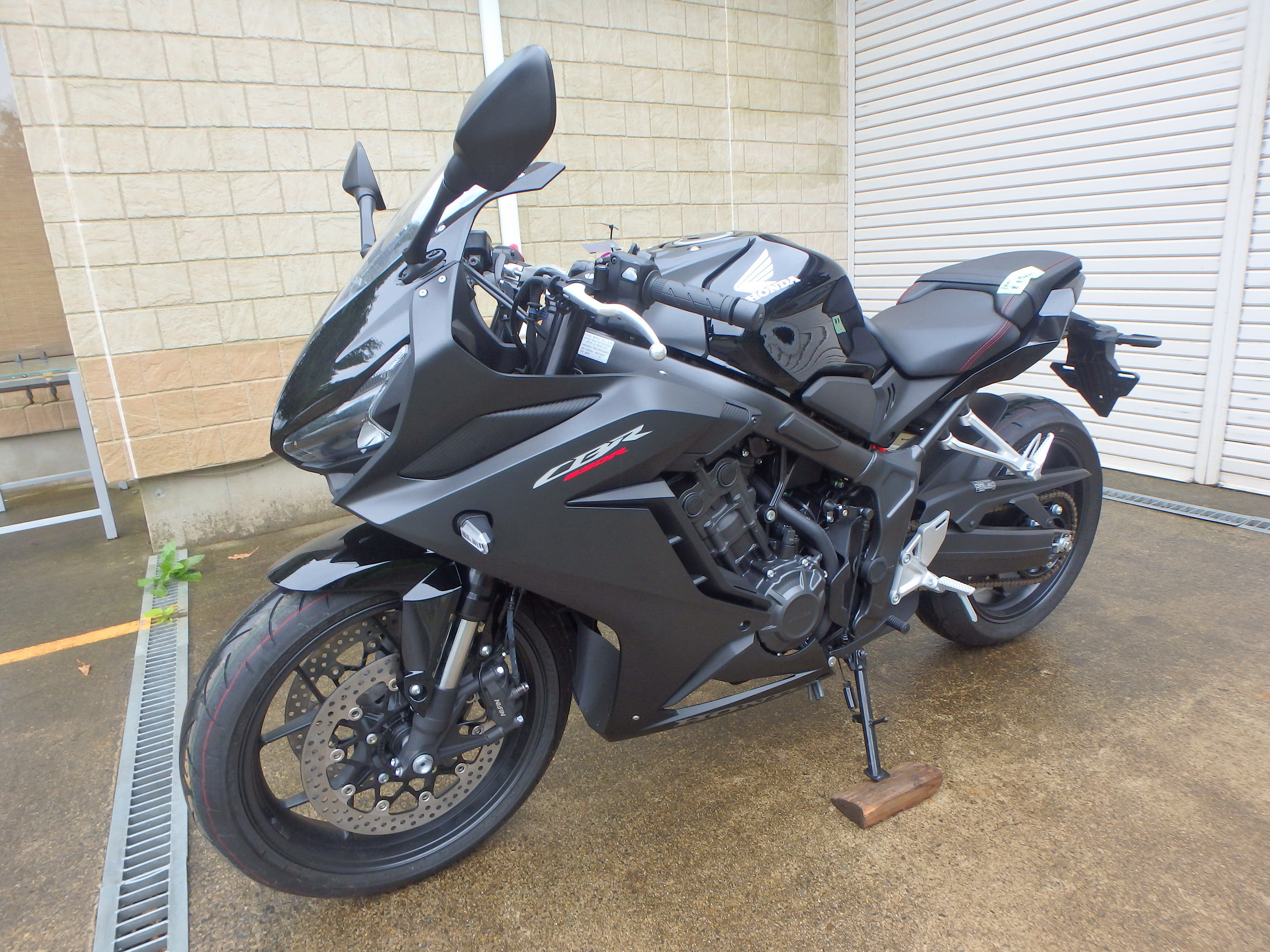 Купить мотоцикл Honda CBR650R 2023 фото 8