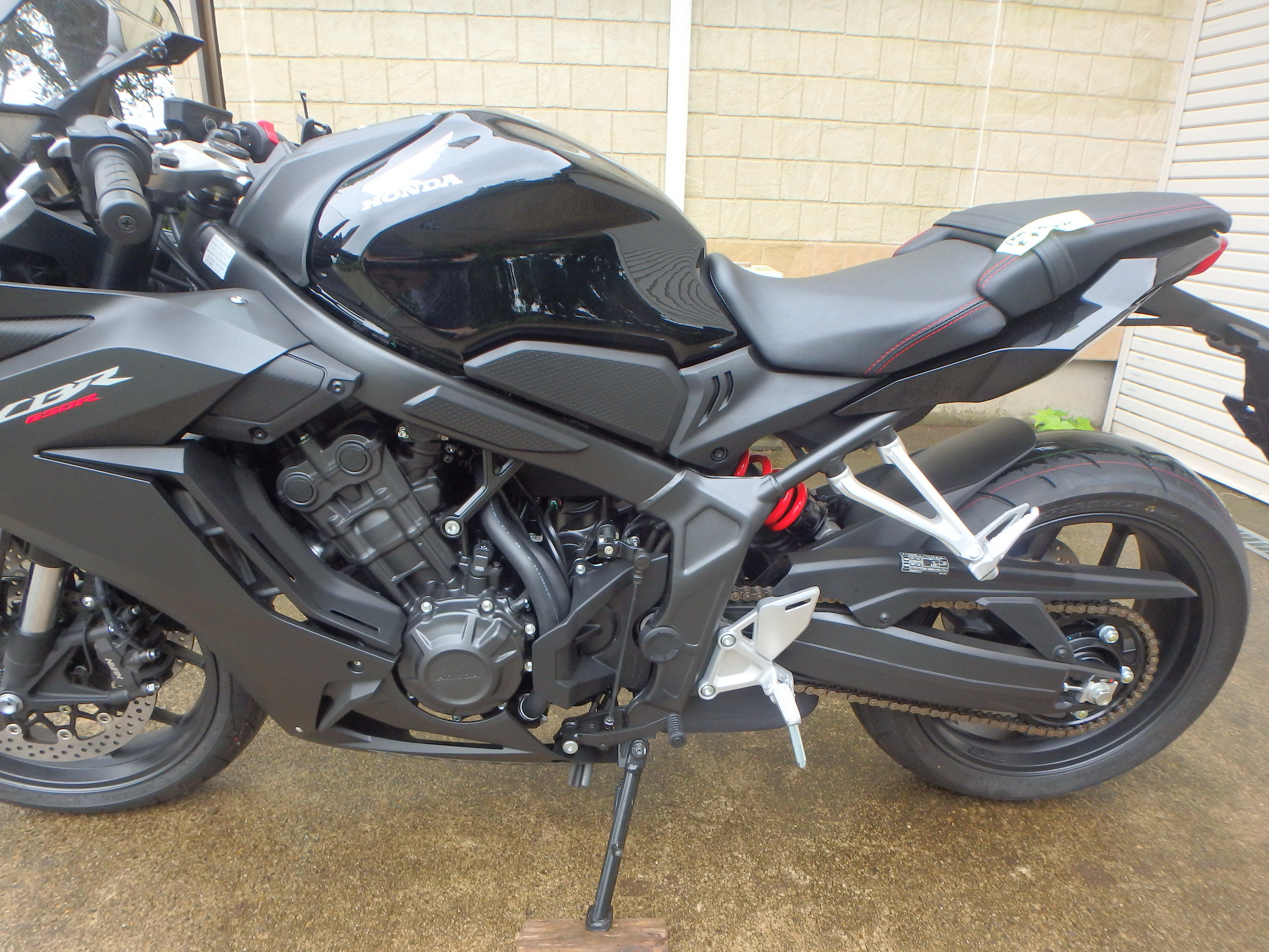Купить мотоцикл Honda CBR650R 2023 фото 10