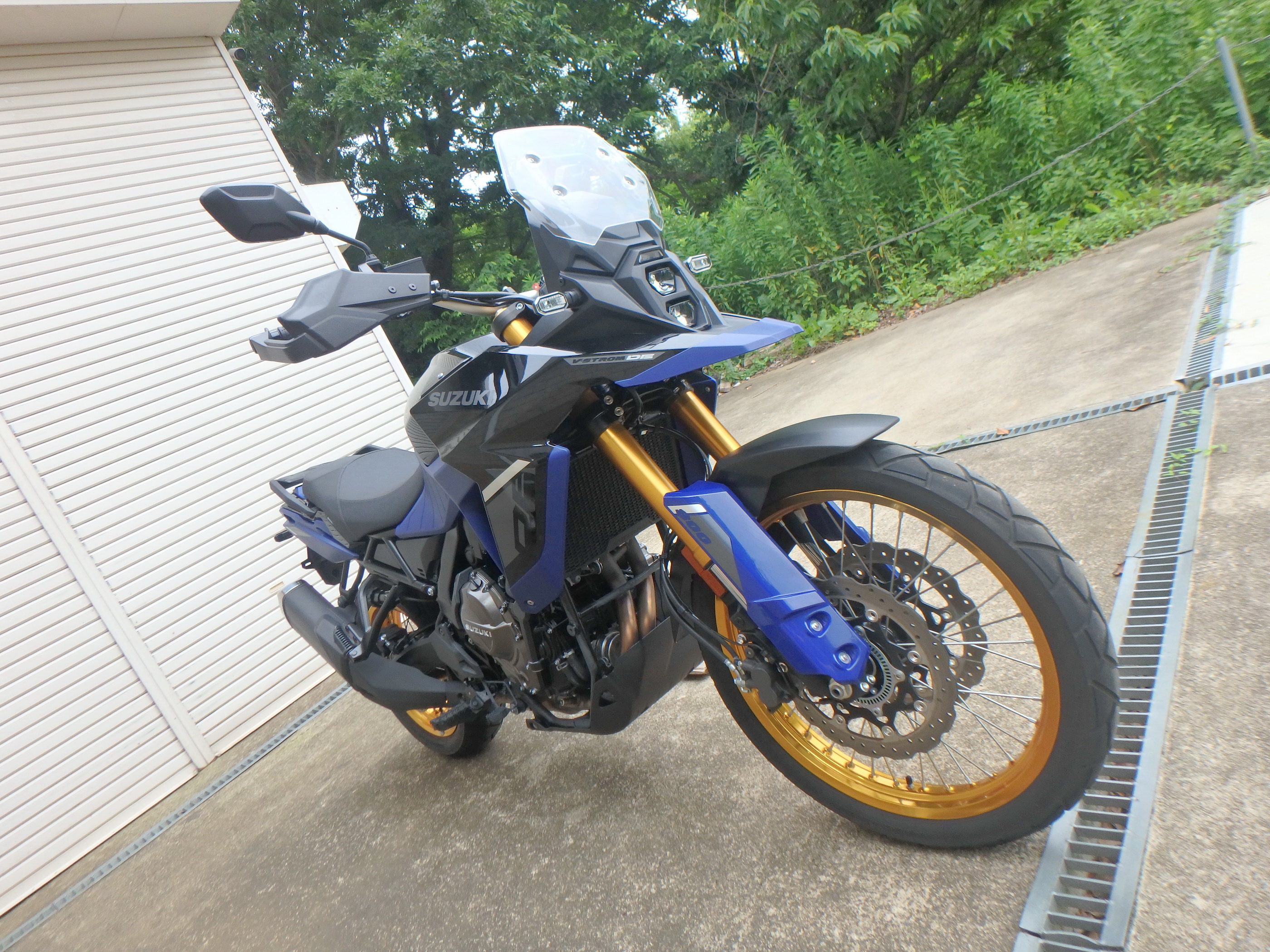 Купить мотоцикл Suzuki V-Strom800DE DL800 2023 фото 2